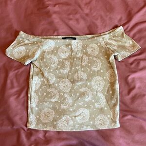 Trendy Off-Shoulder Top in Cream by Forever 21